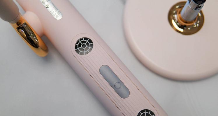 手机吹风机（一键造型，打造完美发型的必备利器）