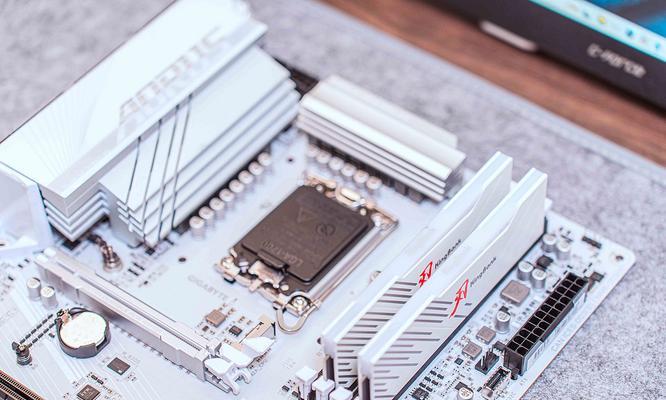 解析Intel8150CPU的卓越性能（探索Intel8150CPU的最新技术和优势）