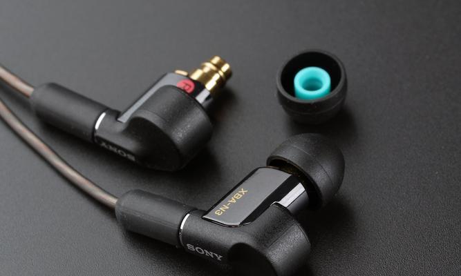 索尼xBA-A1AP耳机的音质和舒适度如何？（一款高品质耳机的评估和分析）